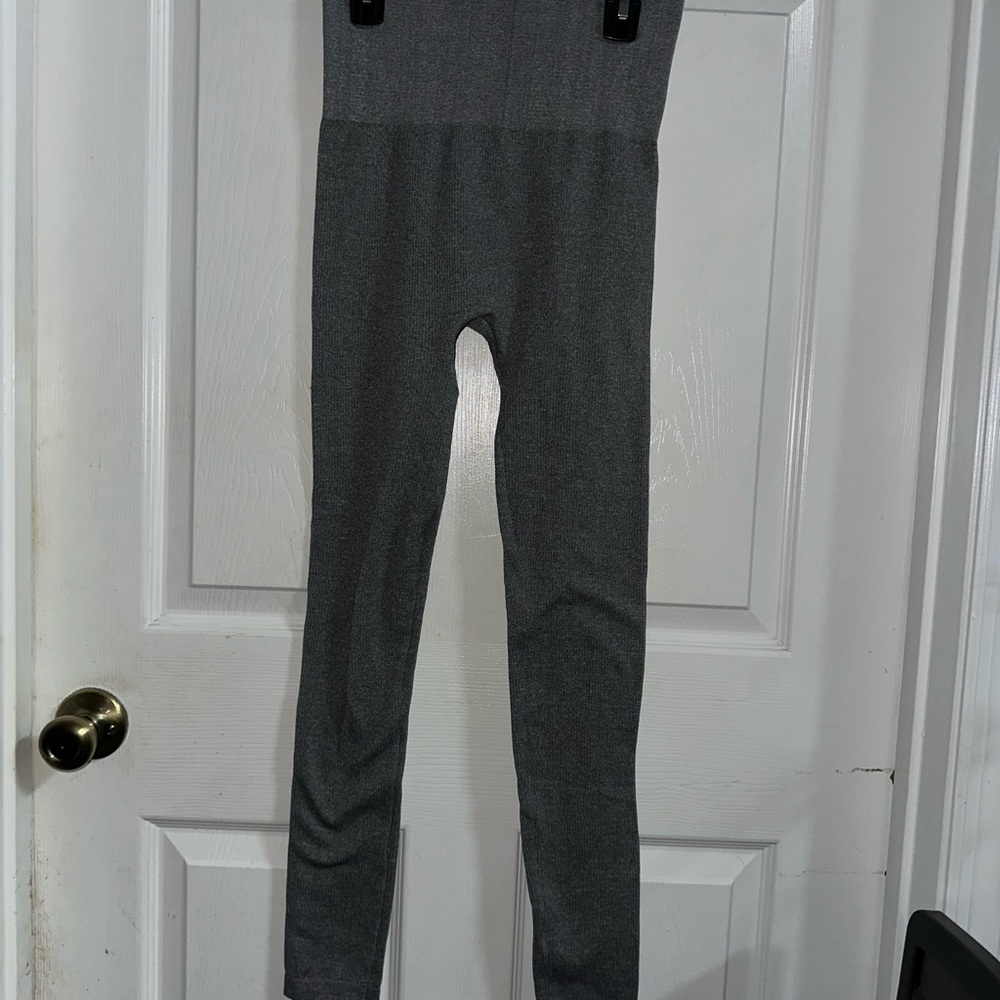 SHOSHO Gray Leggings Size S/M